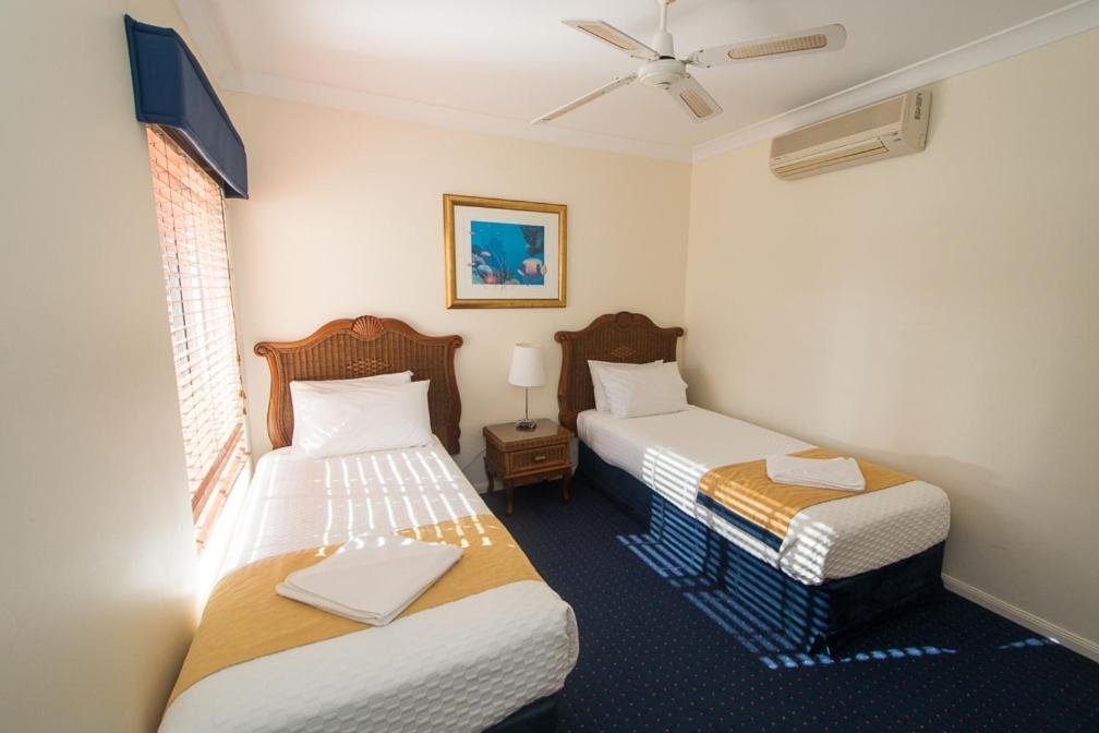 Tinaroo Lake Resort Exterior photo