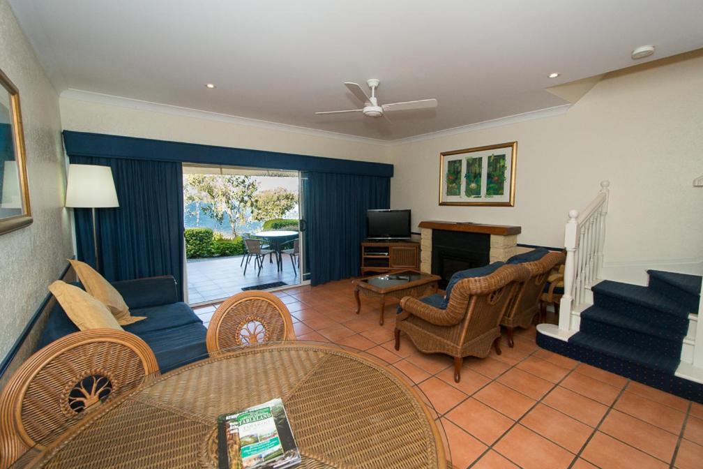 Tinaroo Lake Resort Exterior photo