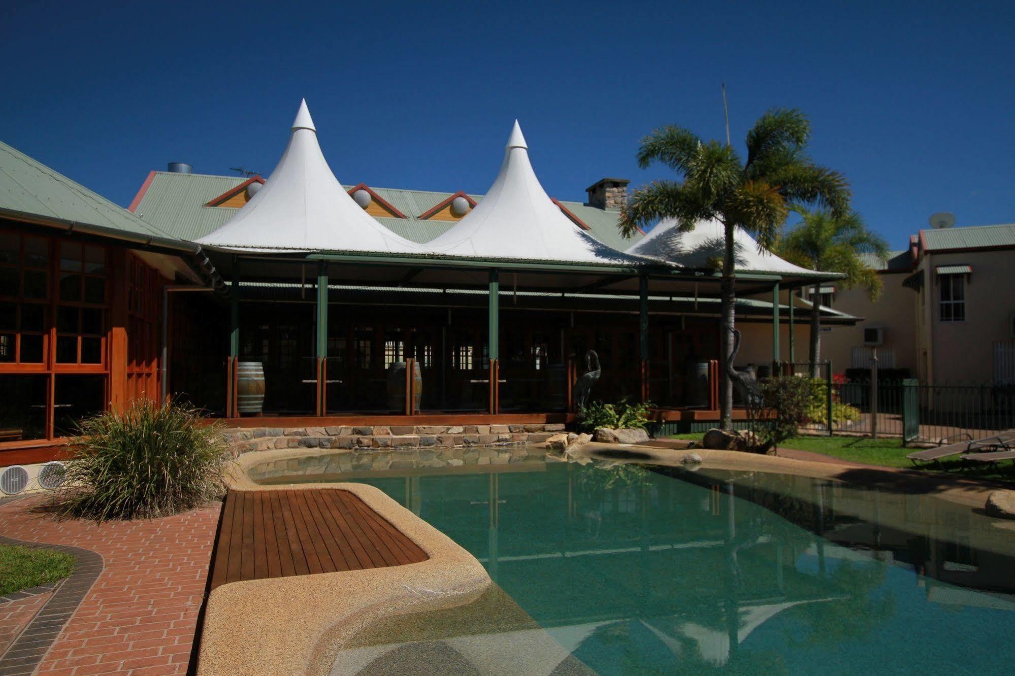 Tinaroo Lake Resort Exterior photo